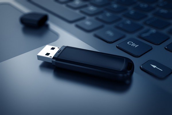 Как создать загрузочную флешку Windows без форматирования